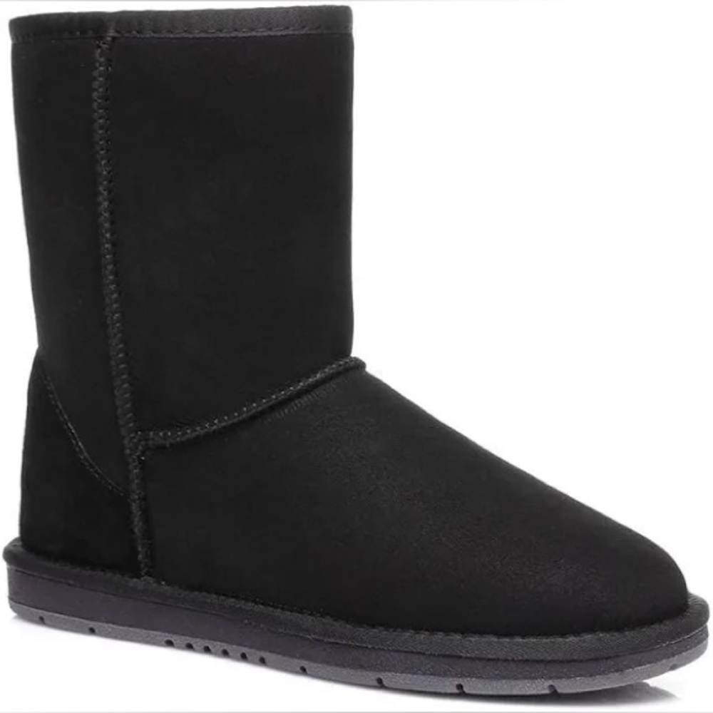 UGG Black Classic Short Boots Sz 9